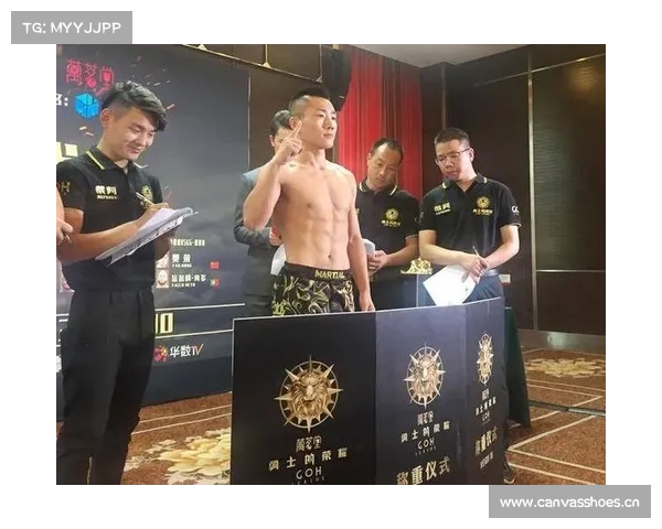 《勇士的荣耀》称重仪式 佩雷拉爱耍宝 江通猜超重遭扣分 《勇士的荣耀》称重仪式 佩雷拉爱耍宝 江通猜超重遭扣分