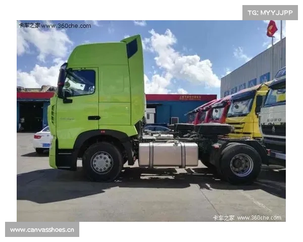中国重汽百辆豪沃TH7危化品燃气牵引车交付,引领绿色高效运输新风尚 中国重汽百辆豪沃TH7危化品燃气牵引车交付,引领绿色高效运输新风尚